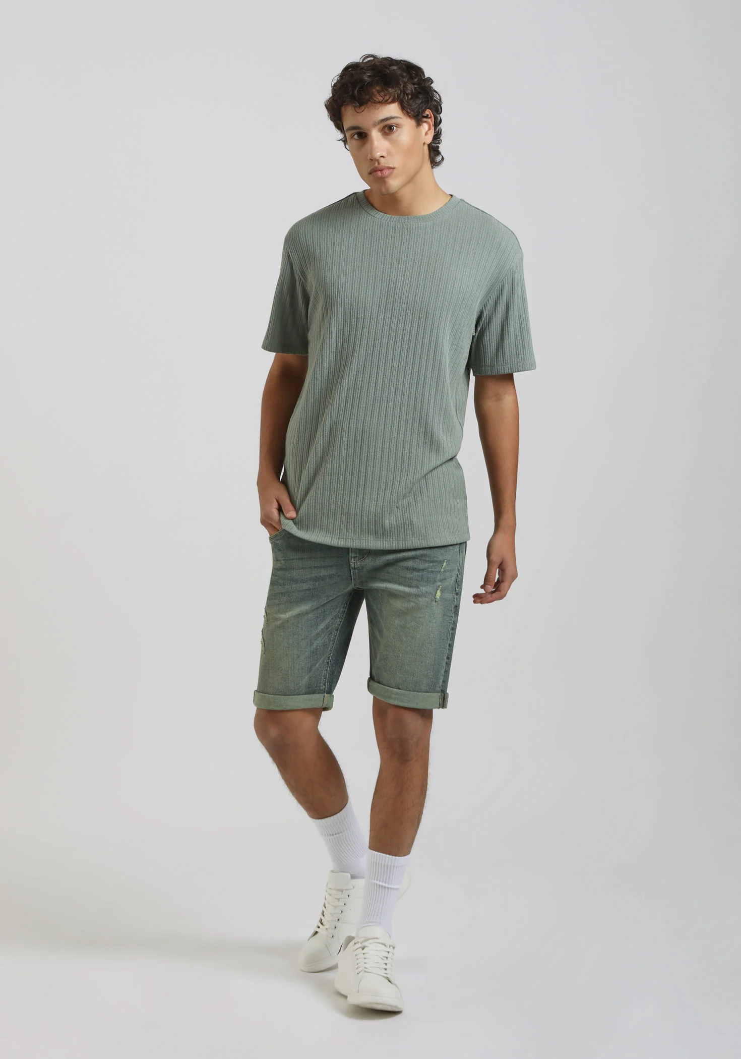 Bermuda di jeans slim fit effetto sabbia