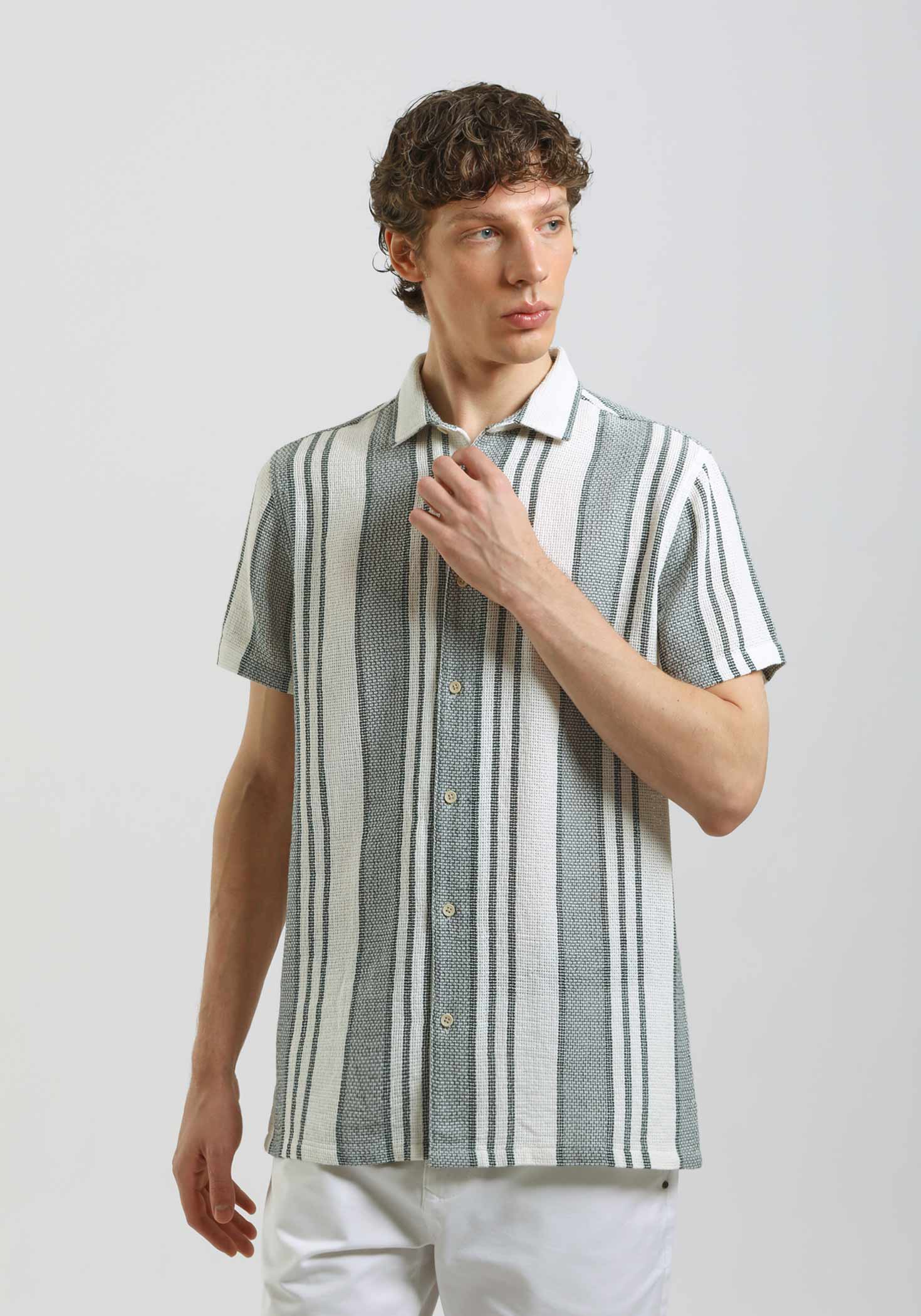 Camicia mezza manica a righe