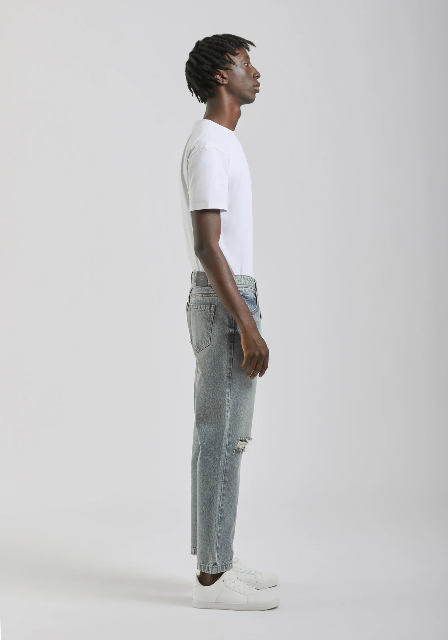 Jeans slim fit con strappi - Image 4
