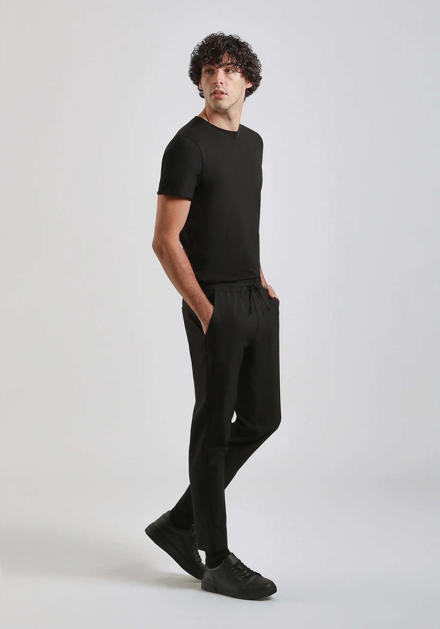 Jogger con laccetto - Image 4