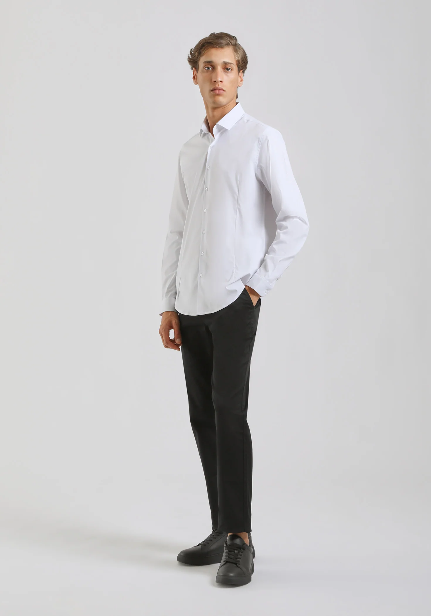 Pantaloni chino in cotone