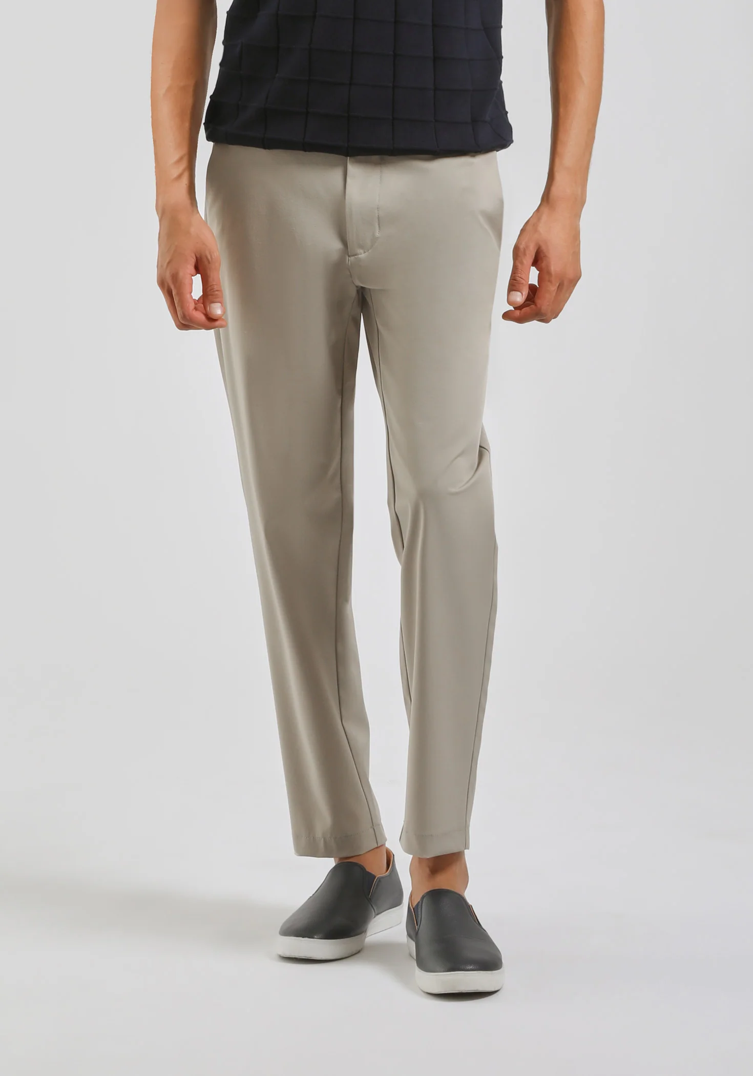 Pantaloni chino in nylon - Image 2