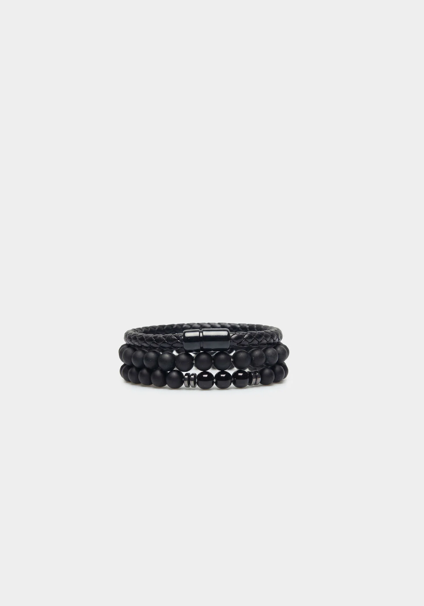 Set di bracciali in pietra e in pelle