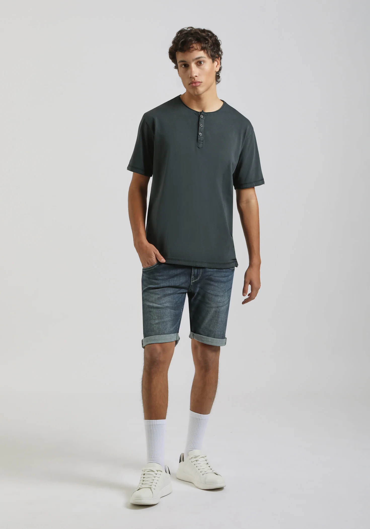 T-shirt collo serafino - Image 7