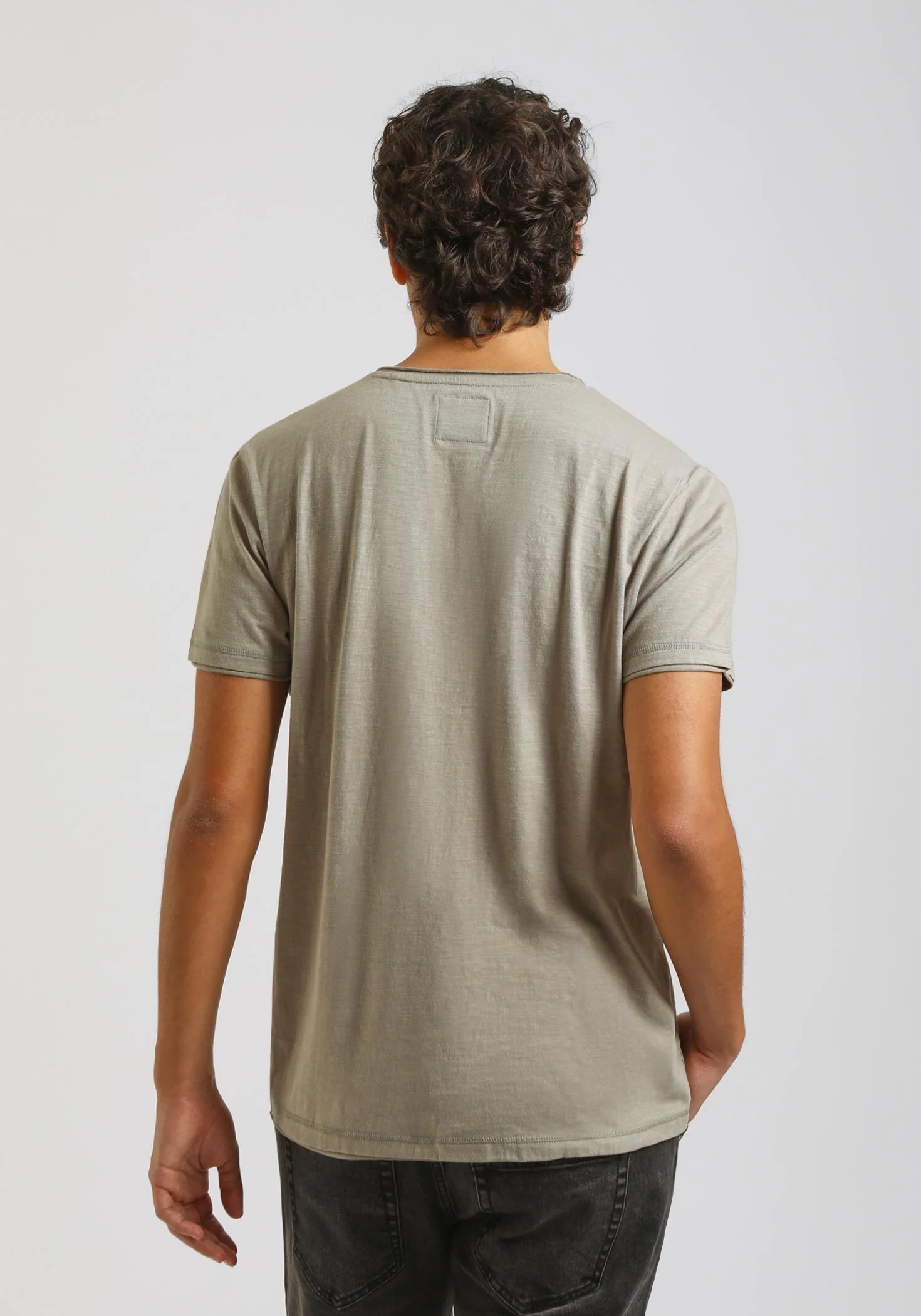 T-shirt collo serafino - Image 4