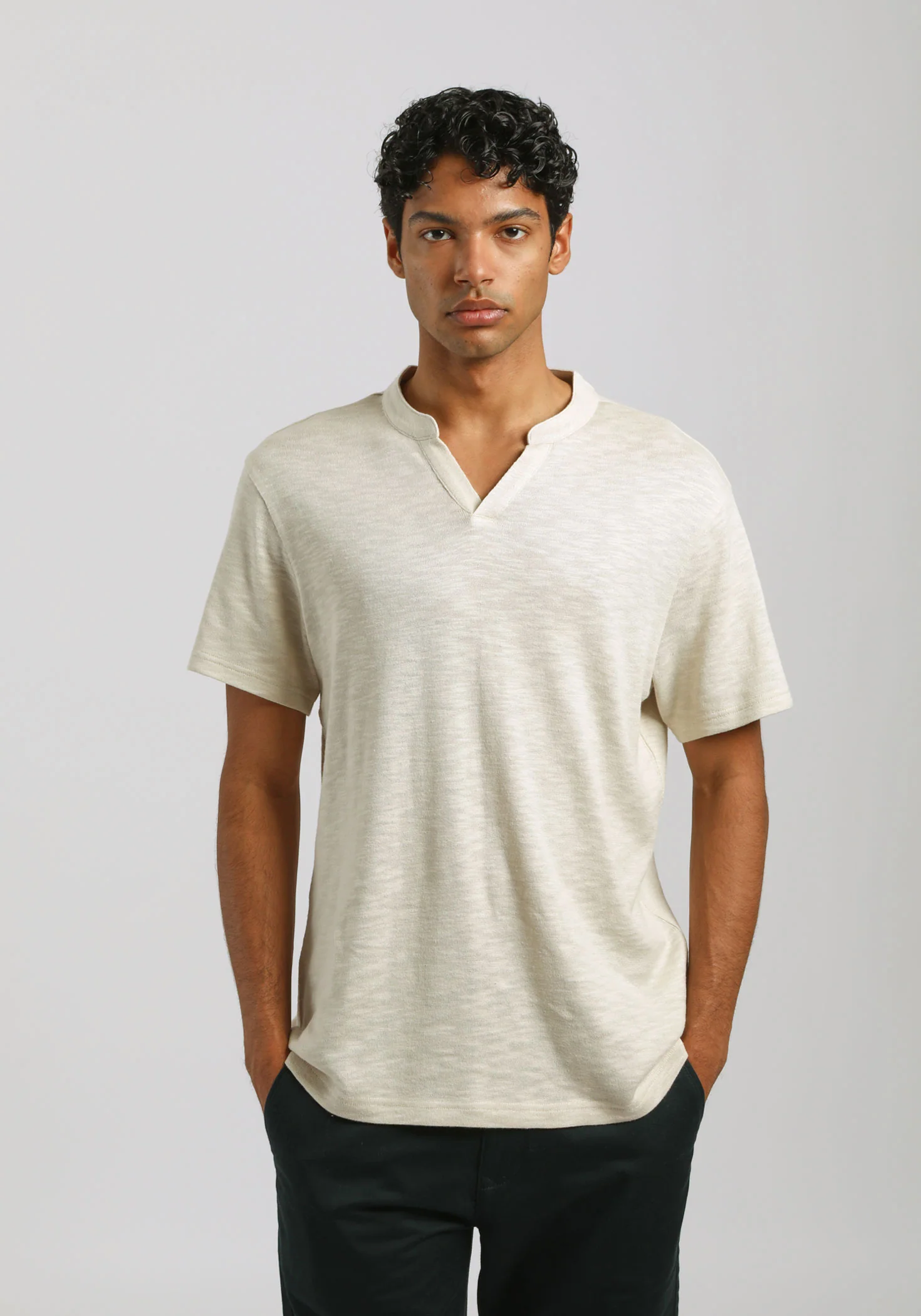 T-shirt con scollo a V