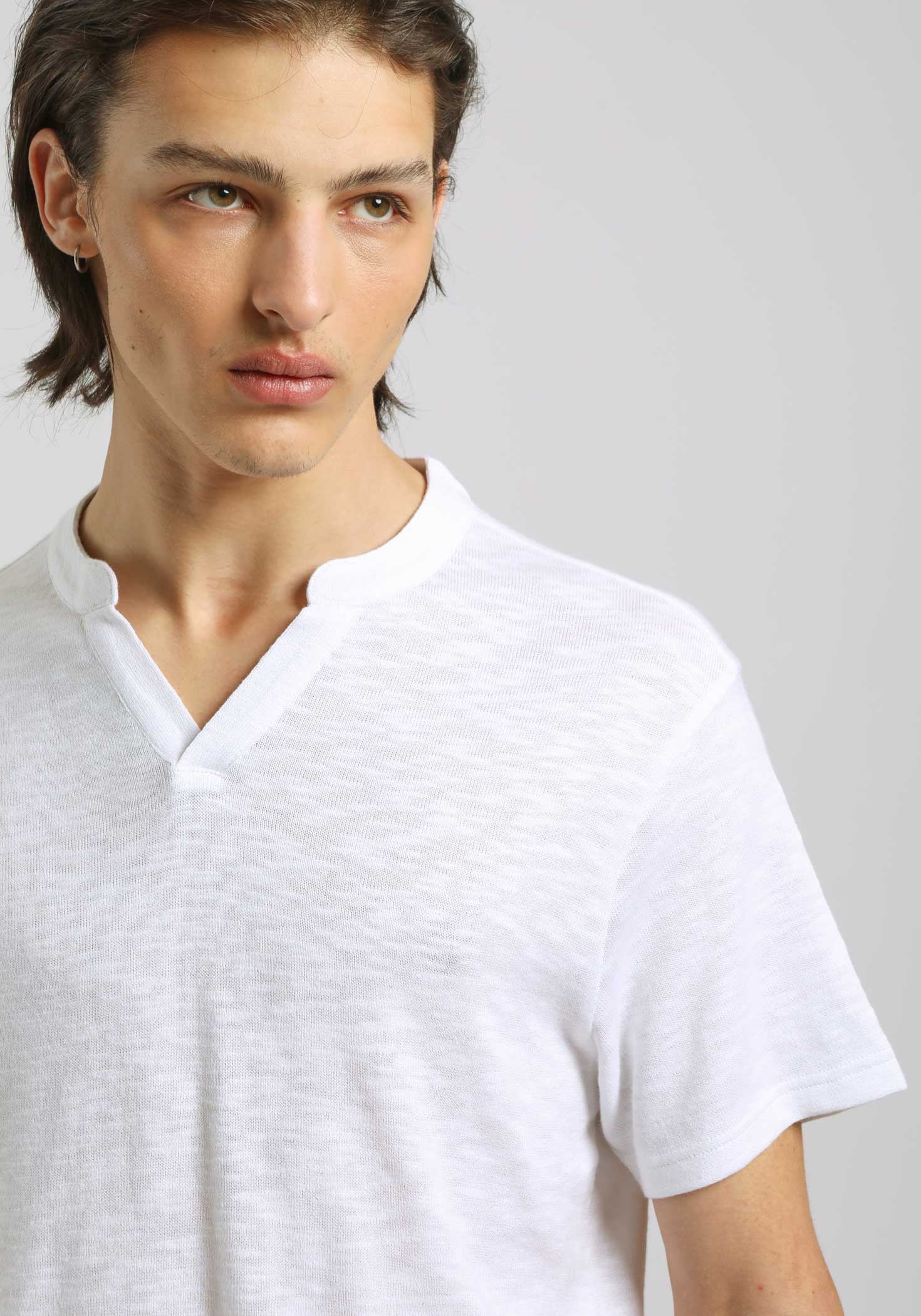 T-shirt con scollo a V - Image 2