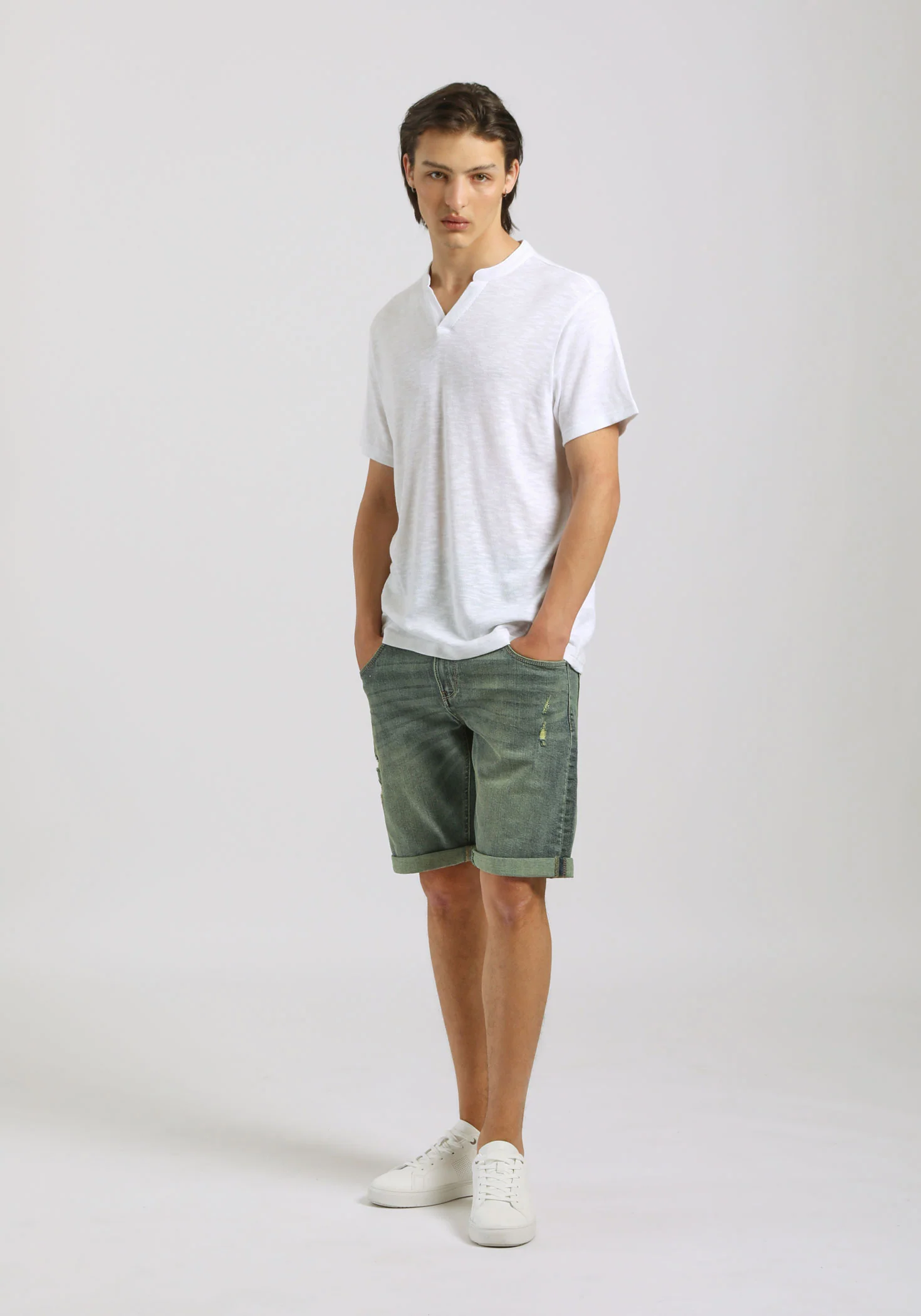 T-shirt con scollo a V - Image 5