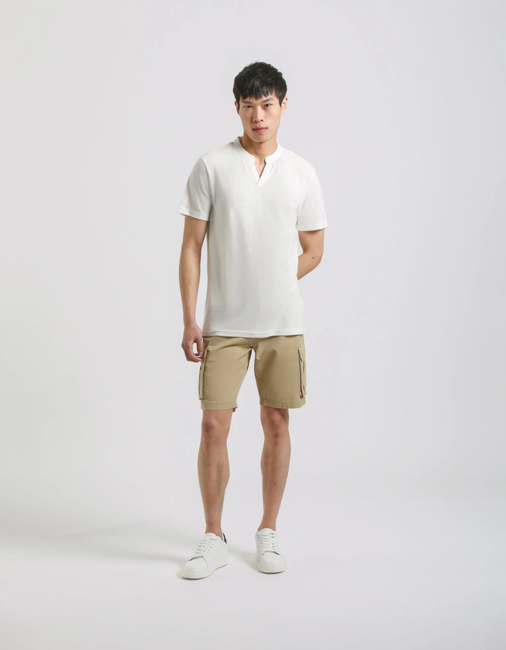 T-shirt con scollo a V - Image 5