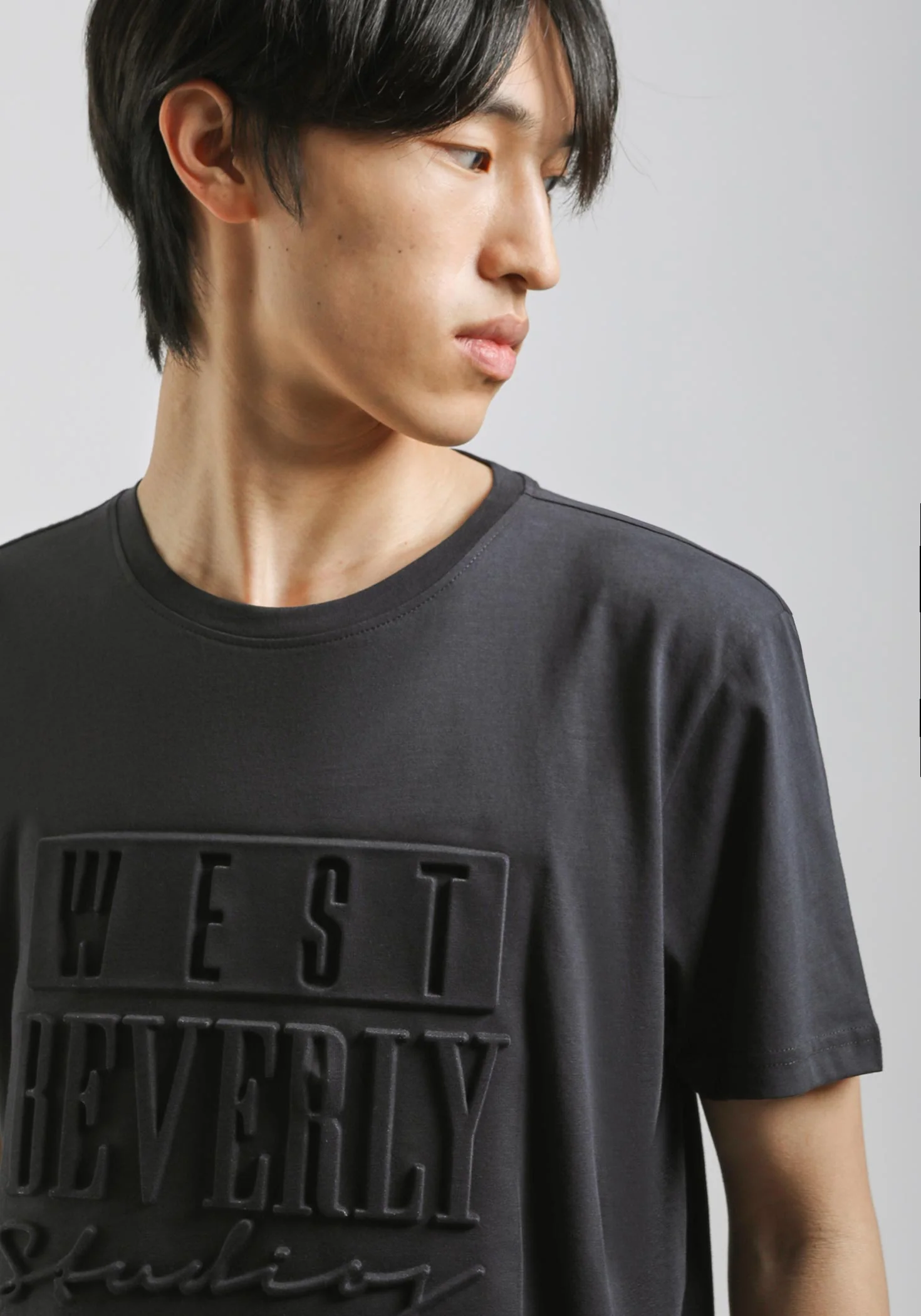 T-shirt con stampa a rilievo - Image 2