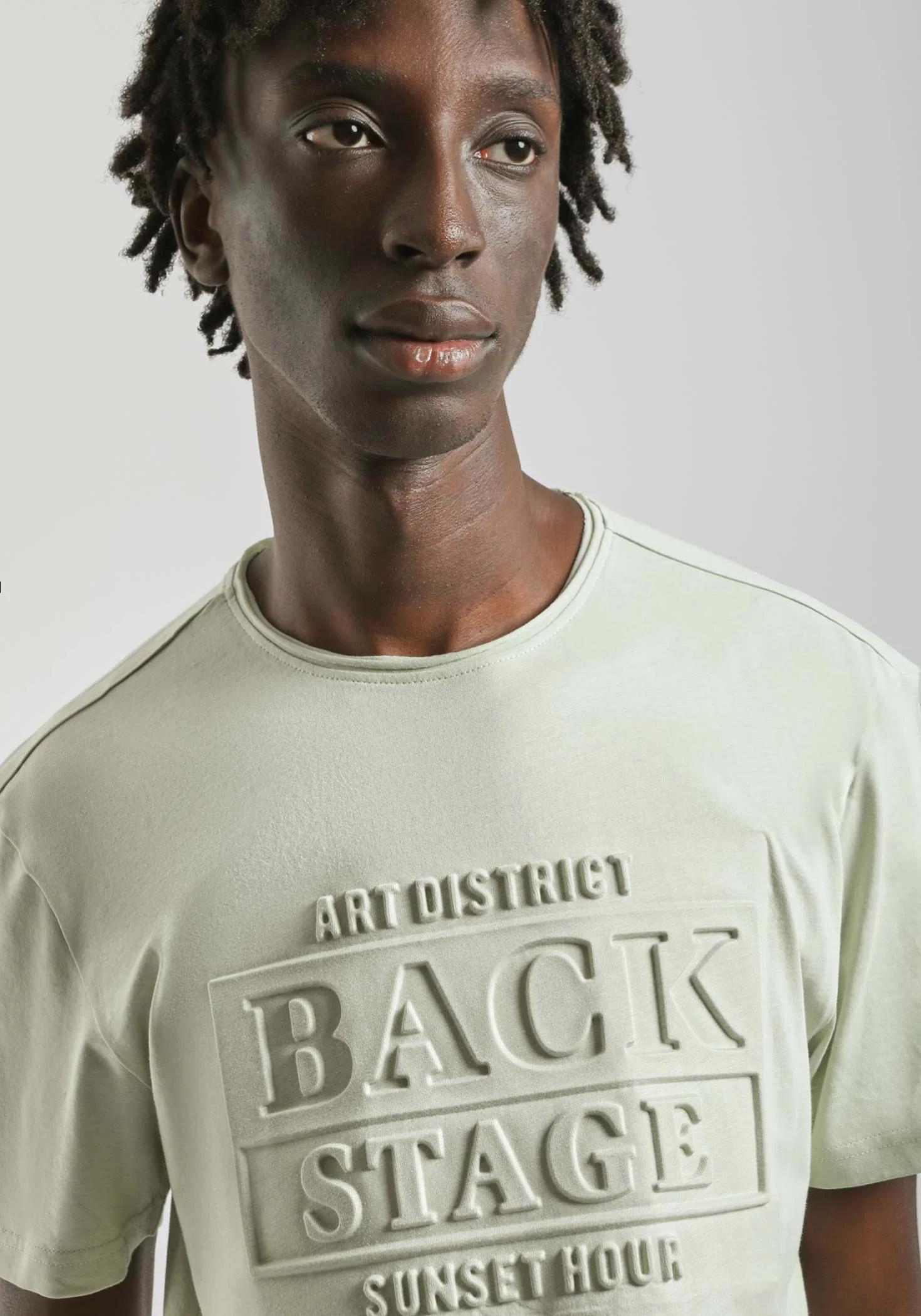 T-shirt con stampa a rilievo - Image 2
