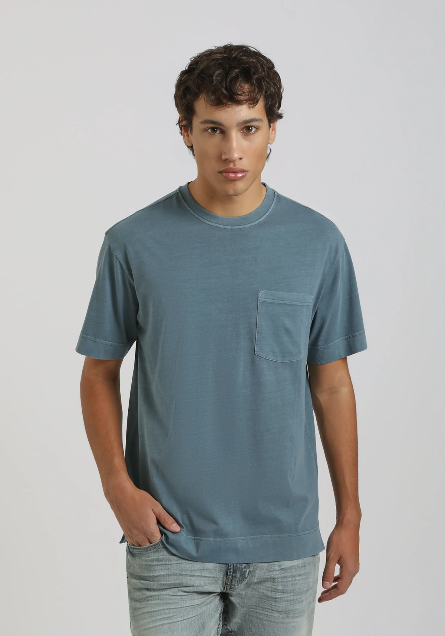 T-shirt effetto lavato con taschino